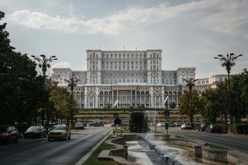© Rorue, Alamy.com - Bukarešto parlamento rūmai