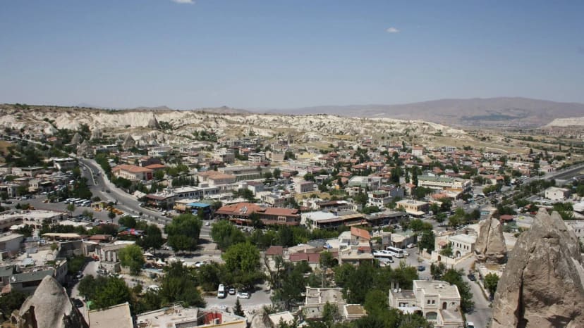 Nevšehiras: miestas Centrinės Anatolijos regione. Pavadinimas keldinamas iš persiško Naw-shahr, reiškiančio "Naujas miestas"